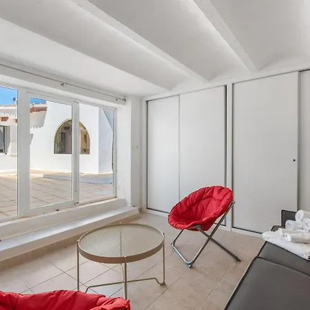 Reva - Plusholidays *